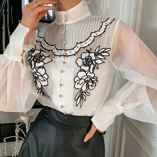 Blusa Elegante con Mangas Linterna y Flores Bordadas