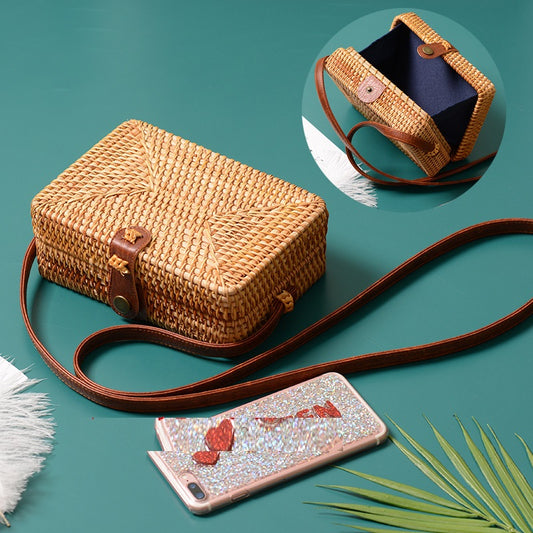 Bolsa Tejida de Ratán Artesanal - Bandolera Mini Retro con Cierre de Cuero - Image 2