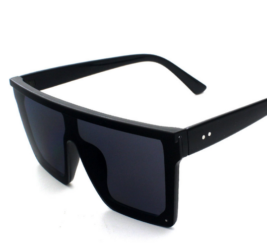 Large-frame square sunglasses with a tortoiseshell pattern frame and gradient brown lenses, shown from front and side. - Image 16