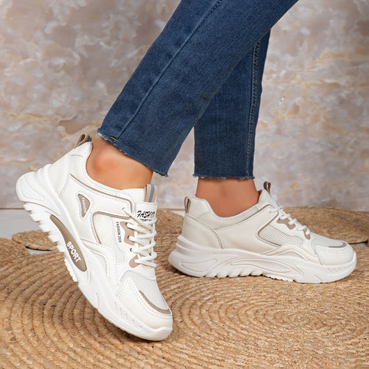 Zapatilla Deportiva Elevada con Malla Transpirable y Plataforma Versátil - Image 8