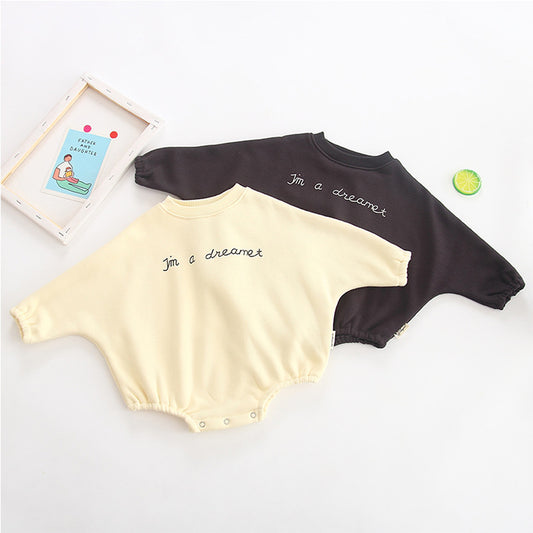Enterizo infantil con mangas murciélago e estampado alfabético