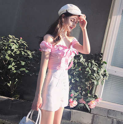 Blusa Elegante con Lazo y Hombros Descubiertos - Image 4