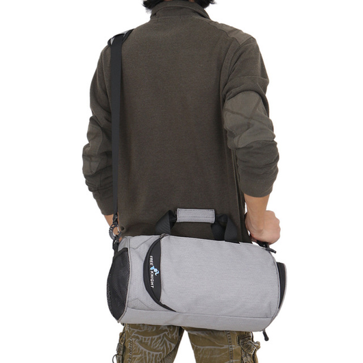 Bolso de Mano Versátil para Viaje y Entrenamiento - Image 3