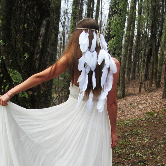 Tocado Nupcial Bohemio con Plumas Blancas F98 para Novia - Image 2