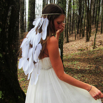 Tocado Nupcial Bohemio con Plumas Blancas F98 para Novia - Image 3