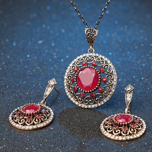 Conjunto de Joyería Nupcial 2021 - Collar y Aretes con Resina Calada y Diamantes