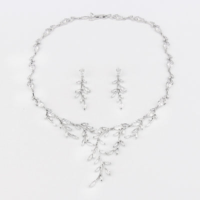 Collar Minimalista con Rama y Circonita - Diseño Europeo y Americano - Image 3