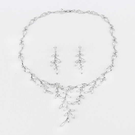 Collar Minimalista con Rama y Circonita - Diseño Europeo y Americano - Image 3