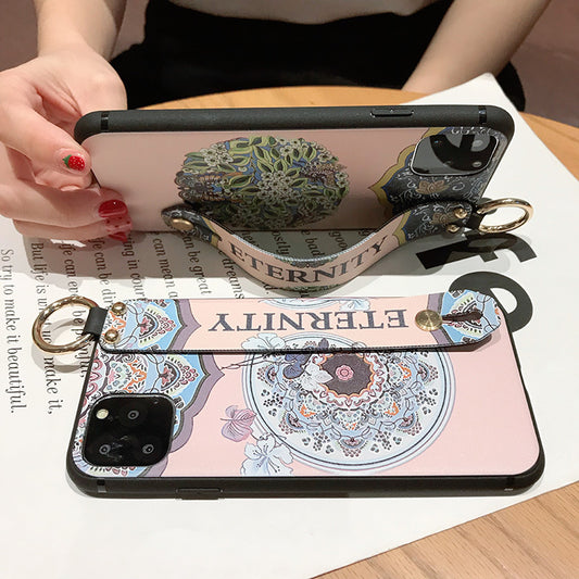 Funda Étnica Pintada para Celular - Image 2