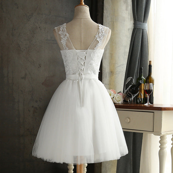 Vestido de Dama de Honor Blanco con Espalda Abierta y Cordones