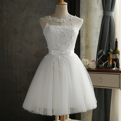 Vestido de Dama de Honor Blanco con Espalda Abierta y Cordones - Image 6