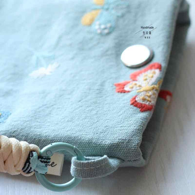 Bolso Bandolera con Bordado de Mariposa y Monedero Integrado - Image 3
