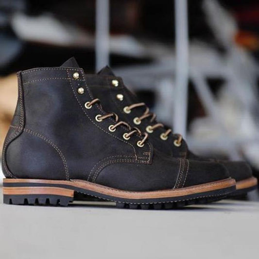 Botas Masculinas con Tacón Grueso y Remaches