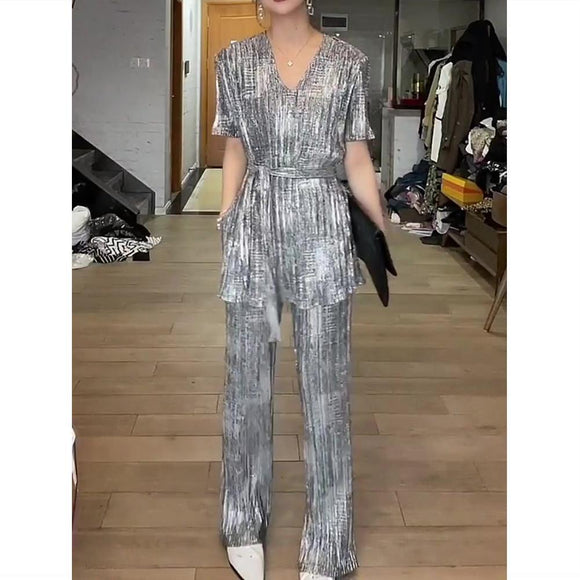 Conjunto de Dos Piezas Elegante con Efecto Bronceado y Pliegues Sofisticados