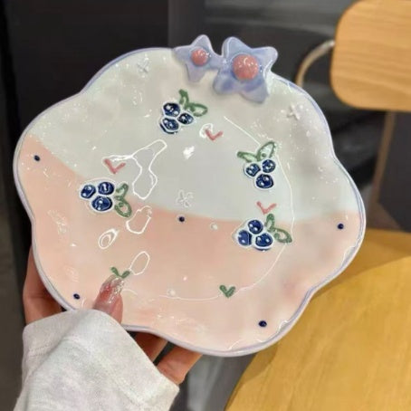 Plato para Desayuno de Cerámica Artesanal con Relieve Floral Pintado a Mano - Image 12