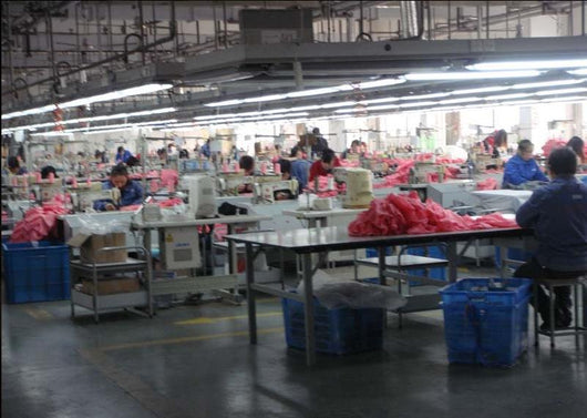 Overol Denim con Suéter Rayado y Capucha para Niños - Image 3