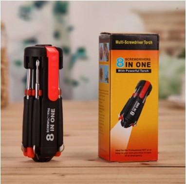 Destornillador 8 en 1 con Linterna LED para Auto y Exterior - Image 10