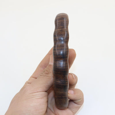 Peine de Madera de Sándalo Dorado Tallado a Mano - Image 12