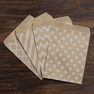 Bolsa de Papel Kraft con Diseño de Trébol de Cuatro Hojas y Onda de Puntos - Image 2