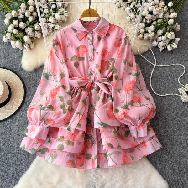 Jumpsuit Elegante con Cintura Ajustable, Volantes Escalonados y Detalles de Encaje Retro