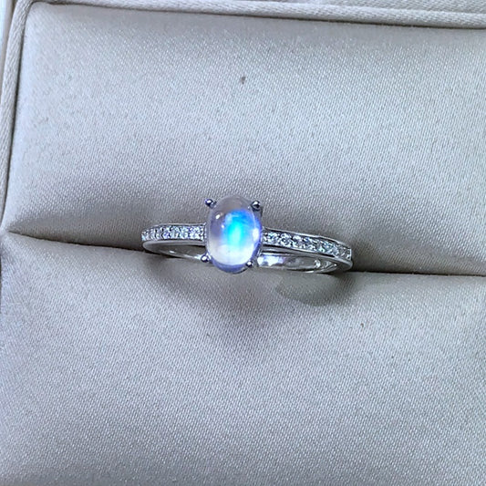 Anillo de Piedra Luna Azul Natural en Plata 925 - Diseño Minimalista