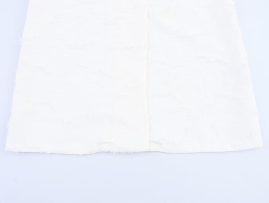 Abrigo de Mujer con Textura de Borlas Elegante - Image 10
