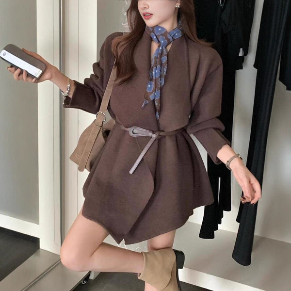 Cardigan Tejido de Largo Medio con Solapa Irregular