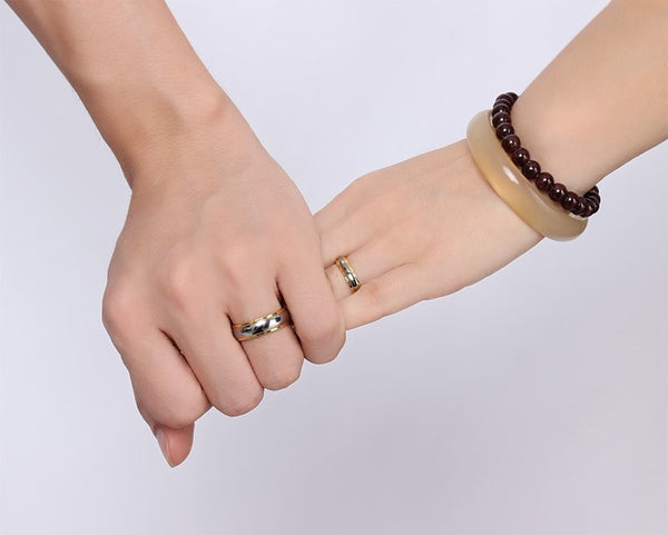 Anillo de Compromiso Acero Tungsteno y Oro - Diseño Europeo Moderno