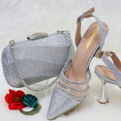 Conjunto Elegante: Bolso Azul Royal Cuadrado y Tacones Puntiagudos - Image 6