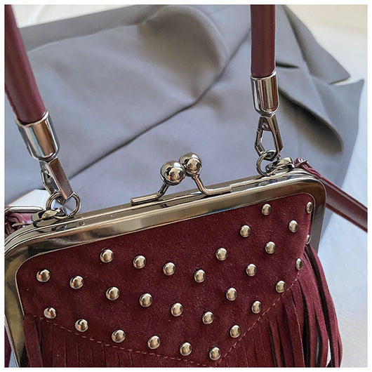 Bolsa Retro de Hombro para Mujer con Remaches y Borlas - Image 32