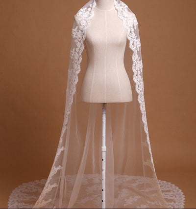 Velo de Novia Largo con Encaje Delicado - Image 2