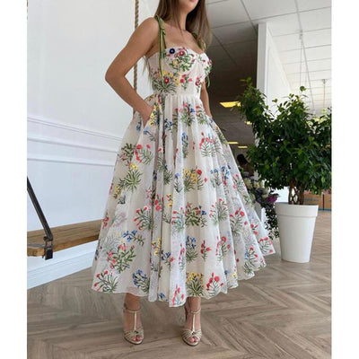 Vestido Estampado con Tirantes Cruzados y Falda Suspender
