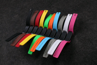 Reloj Inteligente Táctil Luminoso para Parejas - Deportivo y Moderno - Image 4