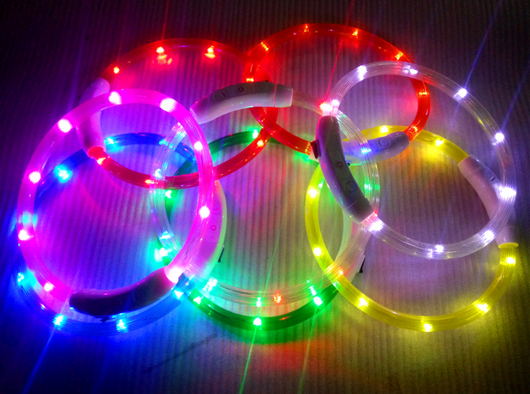 Collar LED Recargable para Perros con Luz Nocturna USB - Image 8