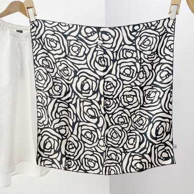 Pañuelo de Seda Twill Mediano Versátil - Image 8