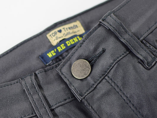 Pantalones de Cuero para Mujer - Diseño Denim Ajustado - Image 6