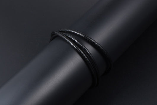 Collar Tejido de Lino Negro con Cuerda de Cera - Image 9