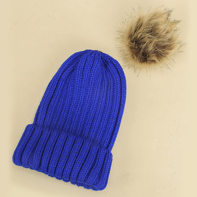 Gorro de Lana Azul Klein con Pompón de Pelaje - Diseño Tejido Elegante - Image 14