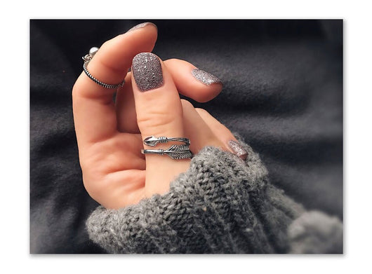Anillos de Pareja con Flecha del Amor - Diseño Minimalista para Parejas - Image 5