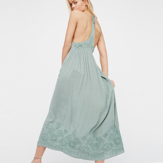Vestido Largo Bordado con Tirantes Ajustables - Image 3