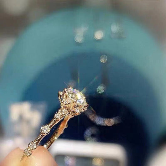 Anillo de Oro Rosado con Copo de Nieve de Diamante y Diseño Estelar - Image 8