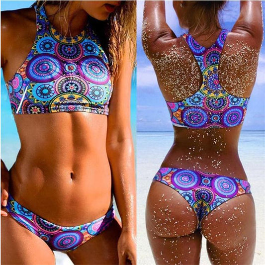 Bikini Brasileño Triángulo Cintura Baja Cuello Alto - Traje de Baño Moderno