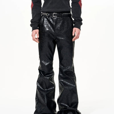 Pantalones de Cuero Texturado Negro con Corte Acampanado