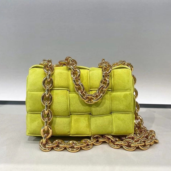 Bolsa Tejida Cuadrada con Cadena Metálica