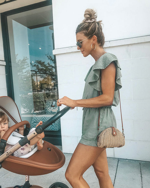 Shorts con Cuello Redondo y Mangas Volantes