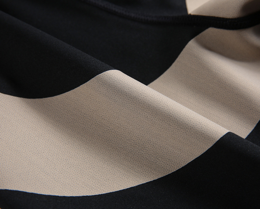 Leggins Shark para Mujer: Shorts Ajustados de Tres Cuartos en Negro para Ciclismo - Image 25