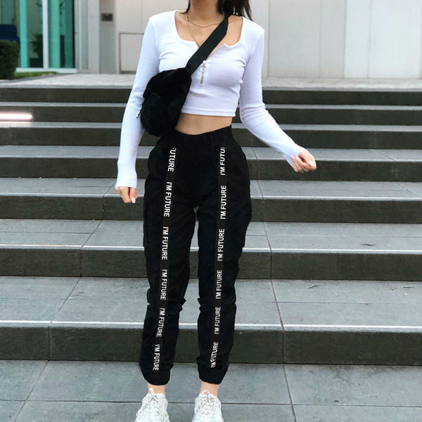 Pantalones Casuales con Detalles de Cinta Bordada