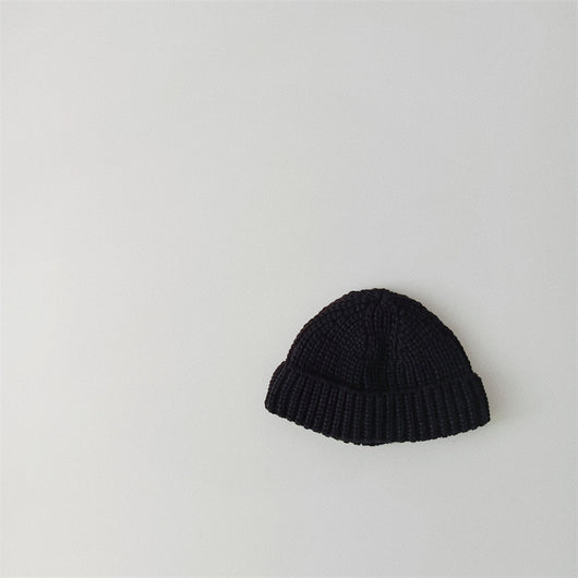 Gorro Tejido para Bebé con Puños Acanalados en Colores Sólidos - Image 6