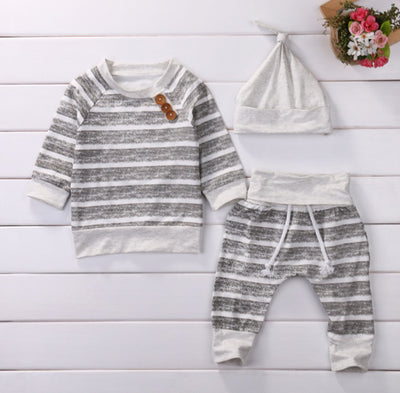 Traje de Rayas para Bebé con Sombrero - Conjunto de Tres Piezas - Image 3
