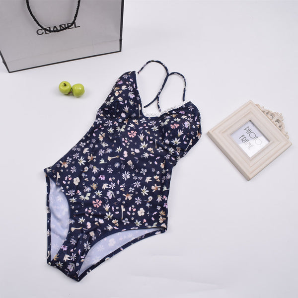Traje de Baño Enterizo con Encaje Floral - Elegancia y Comodidad
